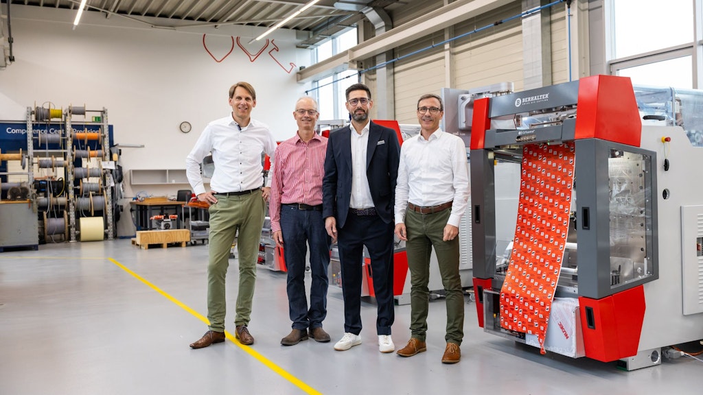 Jochen Wulf, maître de conférences en Smart Services à la  ZHAW, Jürg Meierhofer, maître de conférences et chercheur à la ZHAW, Dalibor Schuman, Directeur général de BERHALTER Swiss Die-Cutting et Patrik Meier, Directeur mondial Product Development au sein du Groupe Bühler