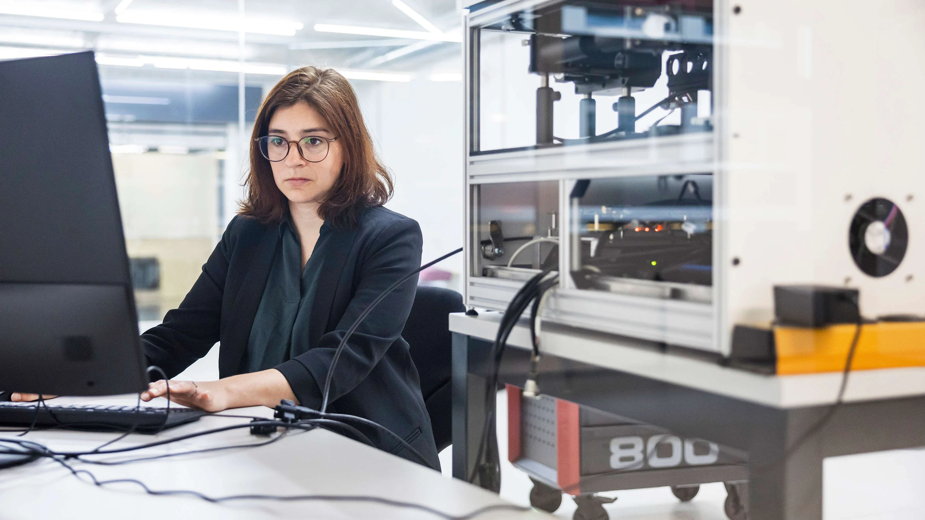 La mesure de l’Activité Optique Raman (ROA) permet de définir la chiralité d’une molécule.