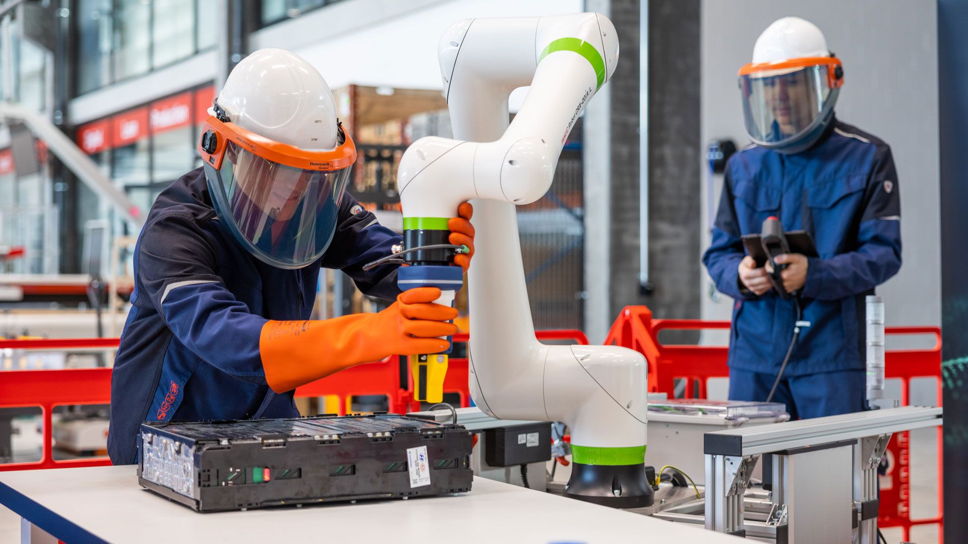 L'obiettivo del progetto Flagship CircuBAT è quello di ridurre l'impronta ecologica delle batterie automobilistiche agli ioni di litio (Li-ion) durante il loro ciclo di vita.